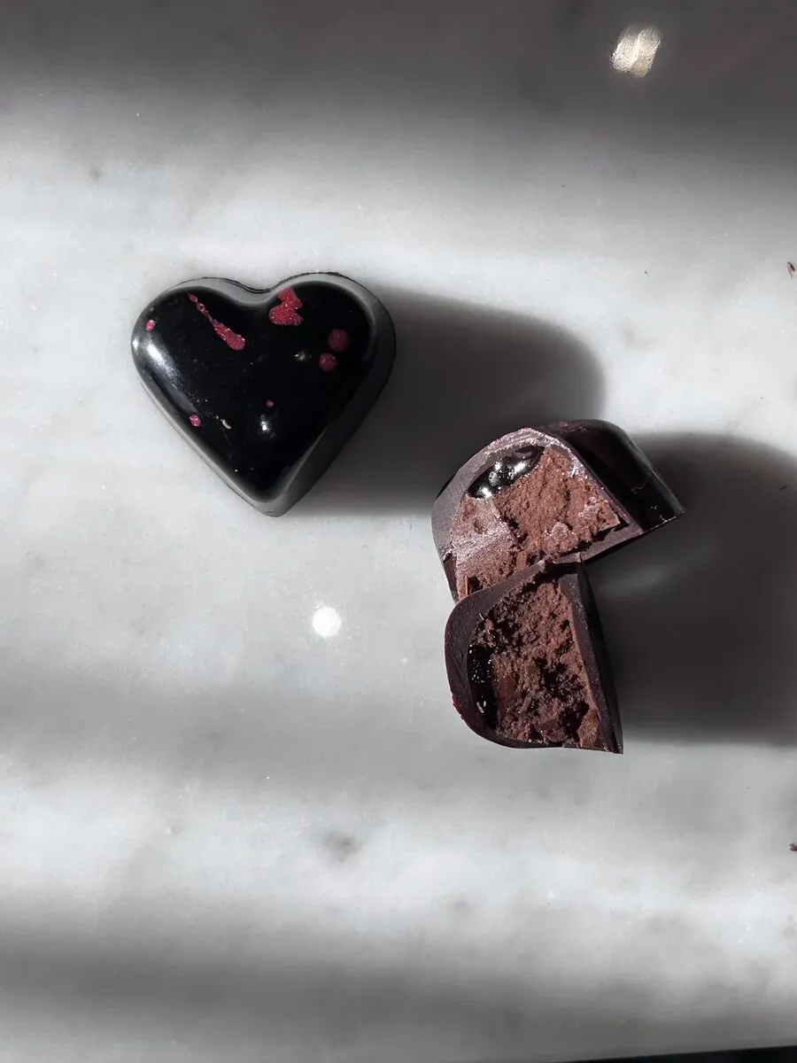 Close-up of Io chocolate with elegant chocolate decoration